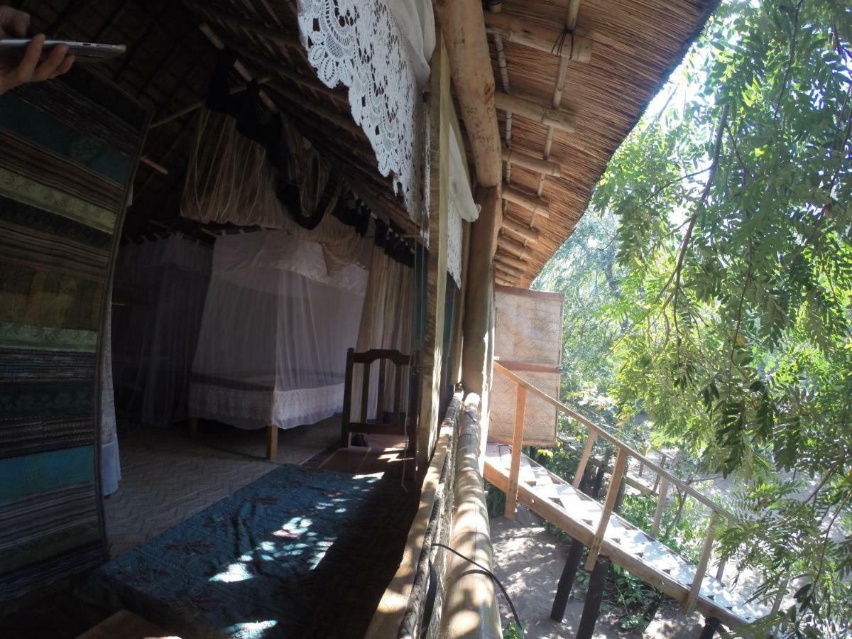 Mufasa Eco Lodge Monkey Bay Екстер'єр фото